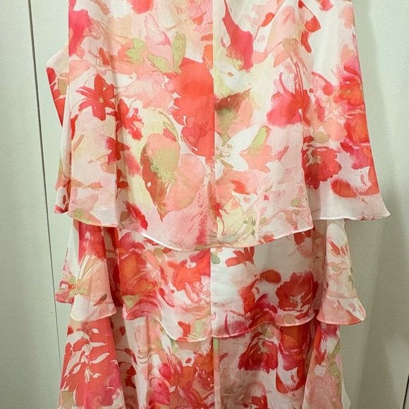 Floral Layered Sleeveless Dress​ - Picture 3 of 5